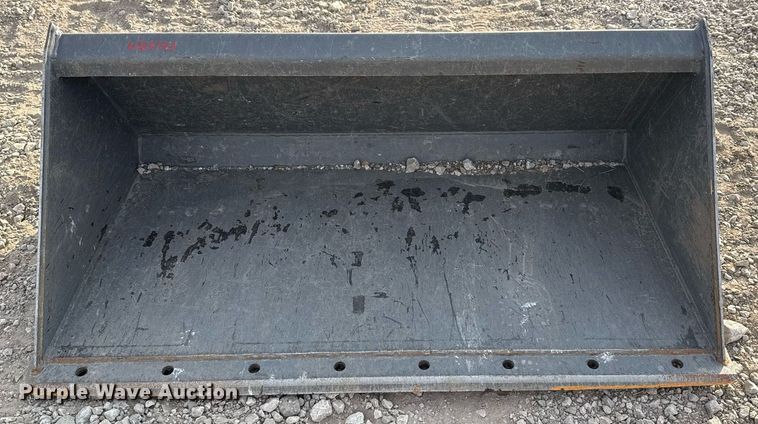 image for item DO7609 Berlon compact skid steer bucket