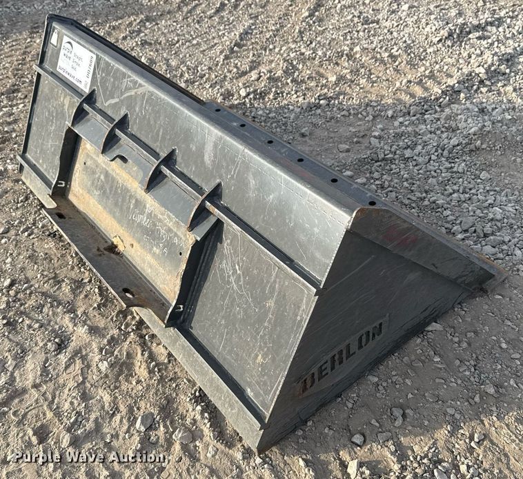 image for item DO7609 Berlon compact skid steer bucket