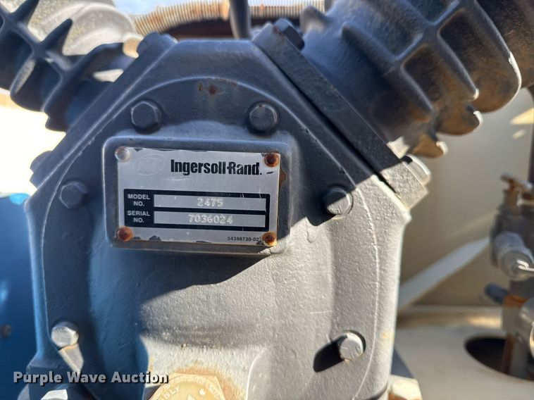 image for item DO7616 2001 Freightliner FL70 utility / service truck