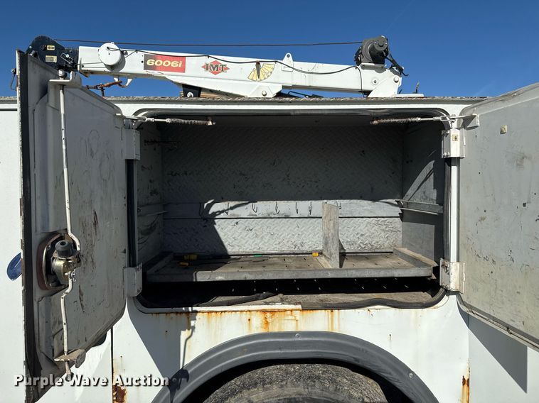 image for item DO7616 2001 Freightliner FL70 utility / service truck