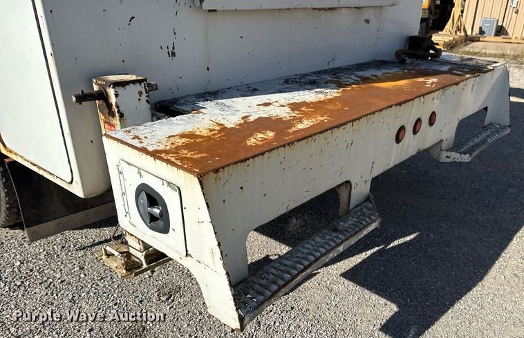 image for item DO7616 2001 Freightliner FL70 utility / service truck