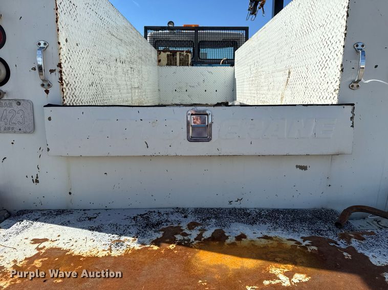 image for item DO7616 2001 Freightliner FL70 utility / service truck