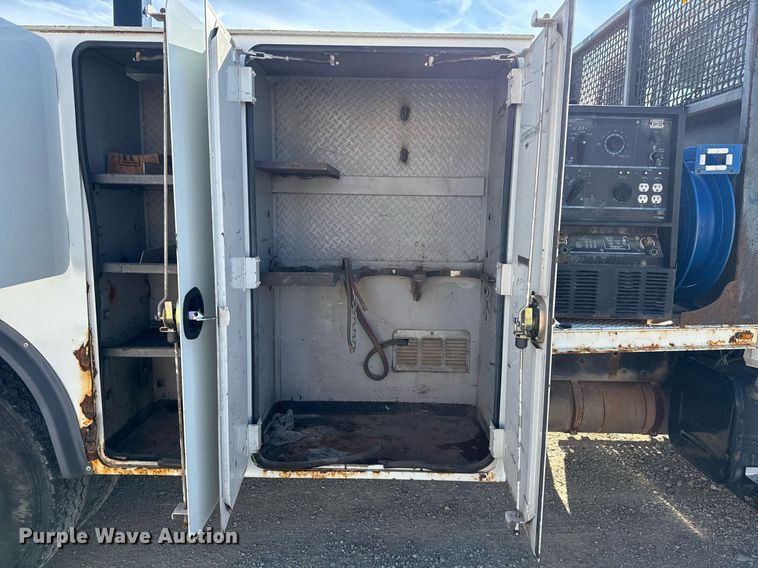 image for item DO7616 2001 Freightliner FL70 utility / service truck