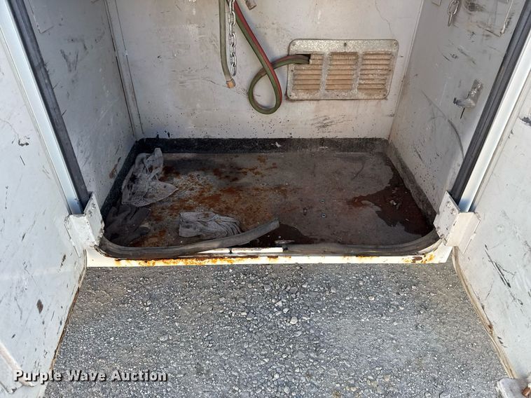 image for item DO7616 2001 Freightliner FL70 utility / service truck