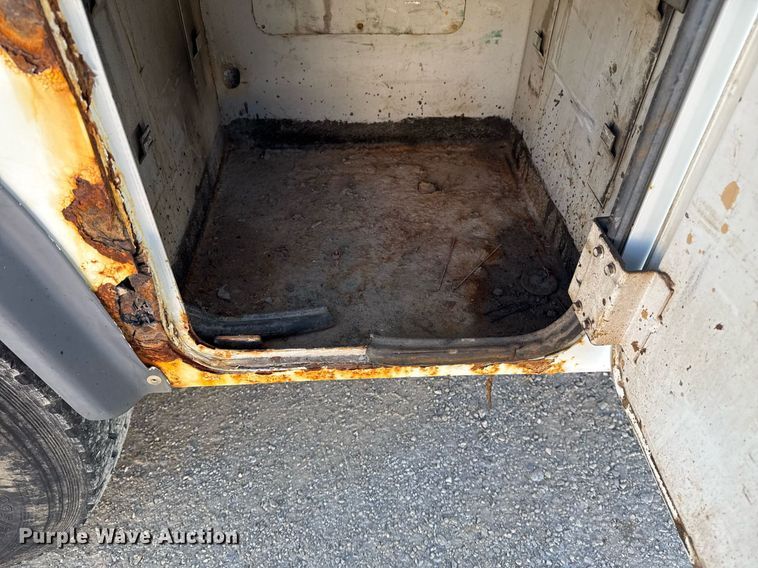 image for item DO7616 2001 Freightliner FL70 utility / service truck