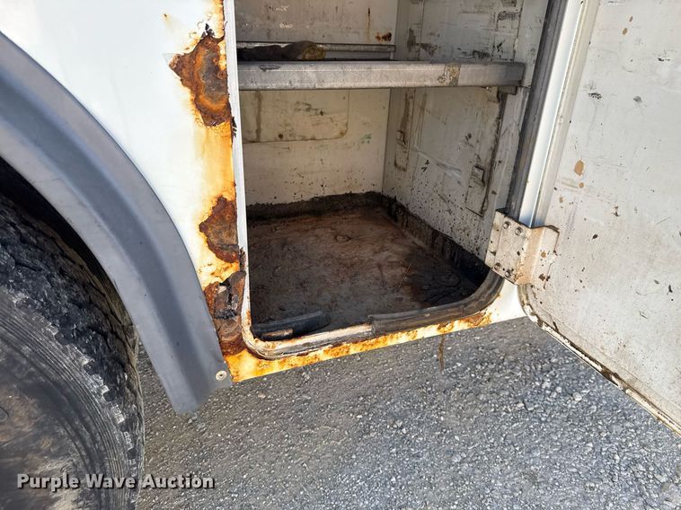 image for item DO7616 2001 Freightliner FL70 utility / service truck