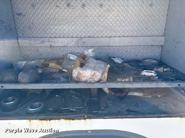 image for item DO7616 2001 Freightliner FL70 utility / service truck