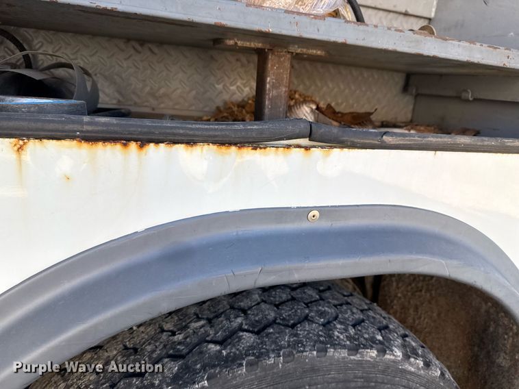 image for item DO7616 2001 Freightliner FL70 utility / service truck