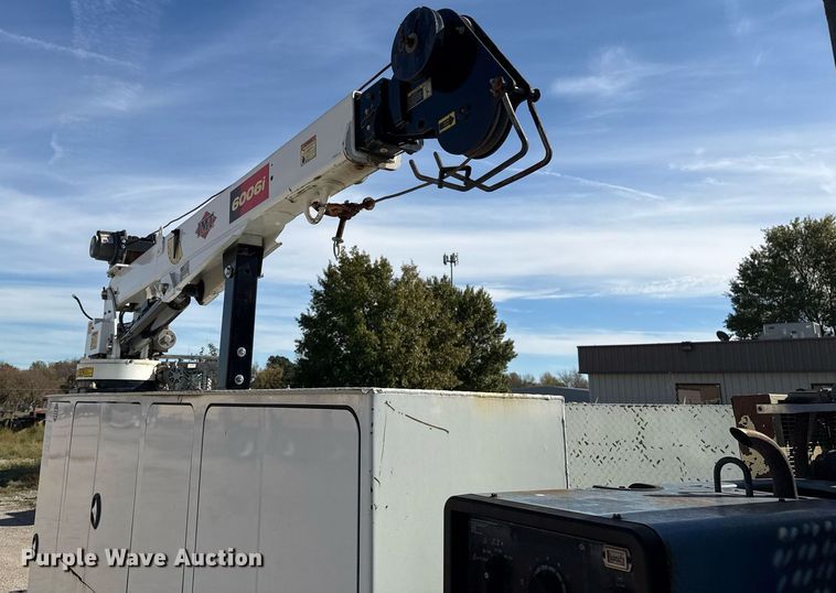 image for item DO7616 2001 Freightliner FL70 utility / service truck