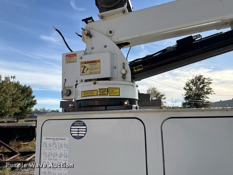 image for item DO7616 2001 Freightliner FL70 utility / service truck