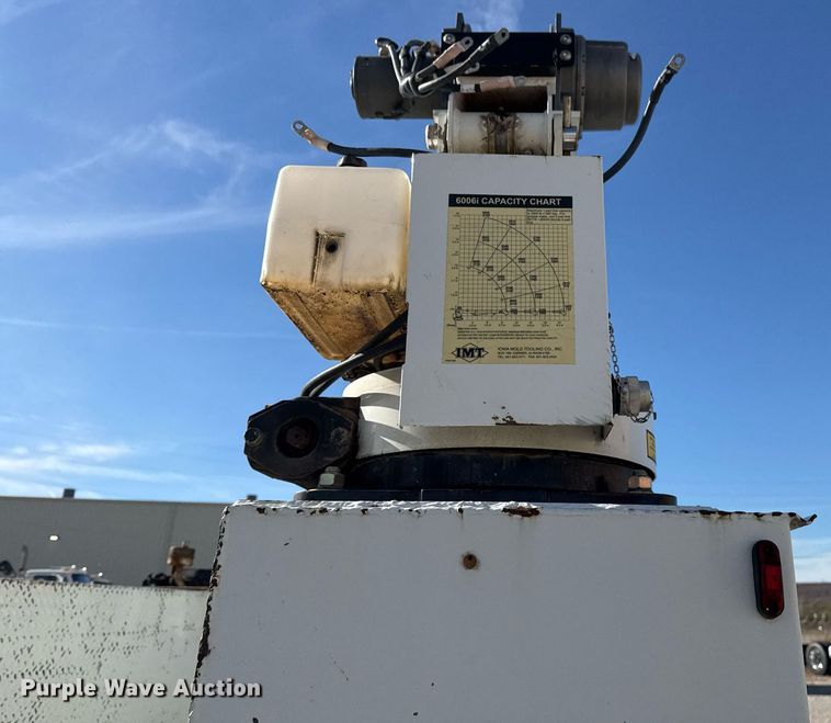 image for item DO7616 2001 Freightliner FL70 utility / service truck