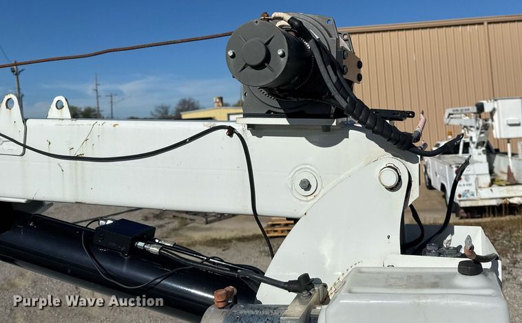 image for item DO7616 2001 Freightliner FL70 utility / service truck