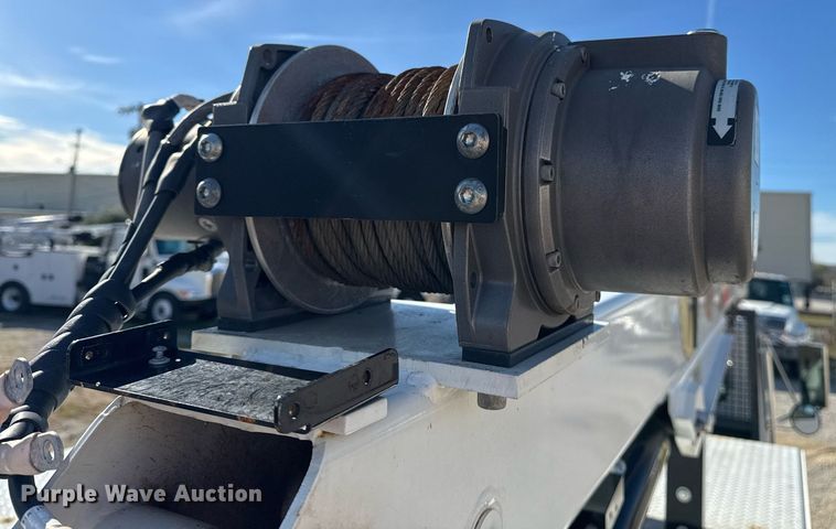 image for item DO7616 2001 Freightliner FL70 utility / service truck