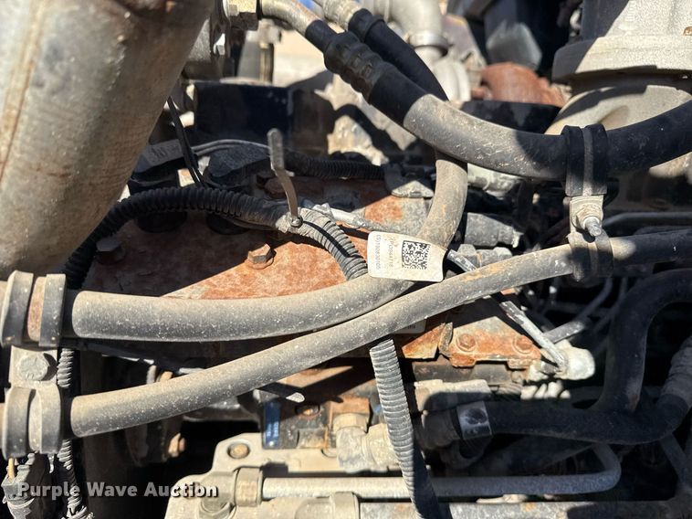 image for item DO7616 2001 Freightliner FL70 utility / service truck