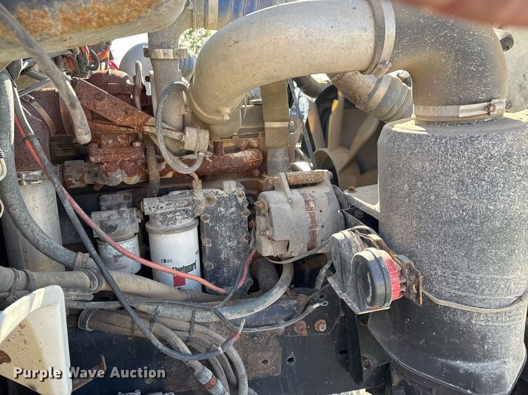 image for item DO7616 2001 Freightliner FL70 utility / service truck