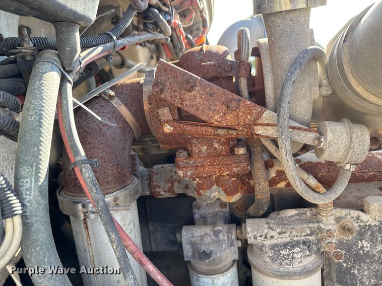 image for item DO7616 2001 Freightliner FL70 utility / service truck