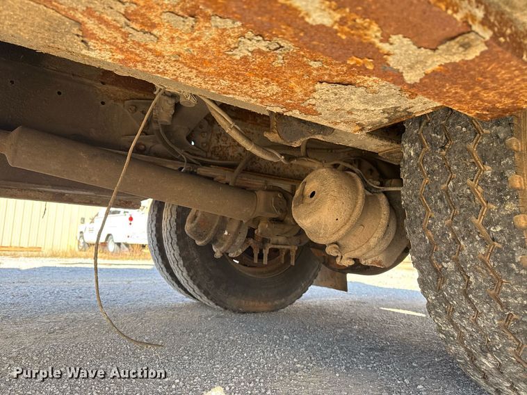 image for item DO7616 2001 Freightliner FL70 utility / service truck