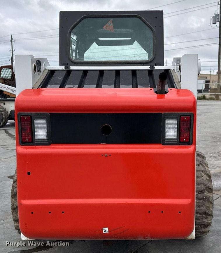 image for item DO7624 1998 Bobcat 763 skid steer loader