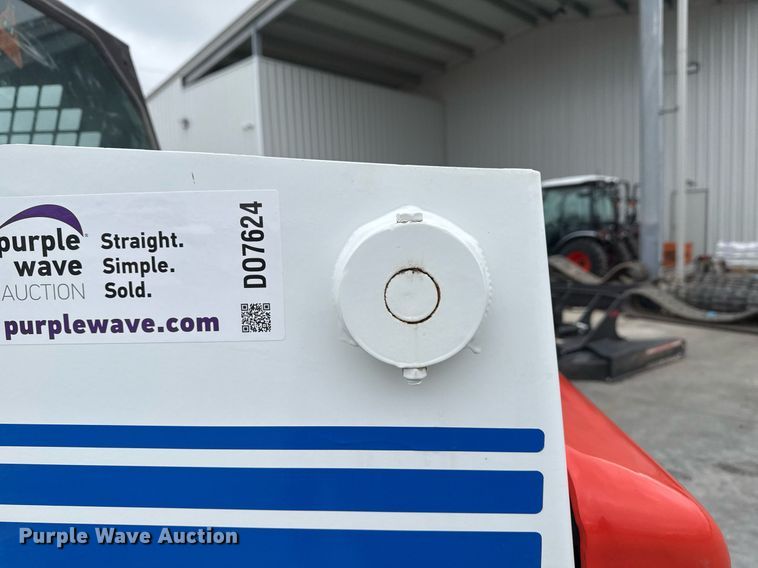 image for item DO7624 1998 Bobcat 763 skid steer loader