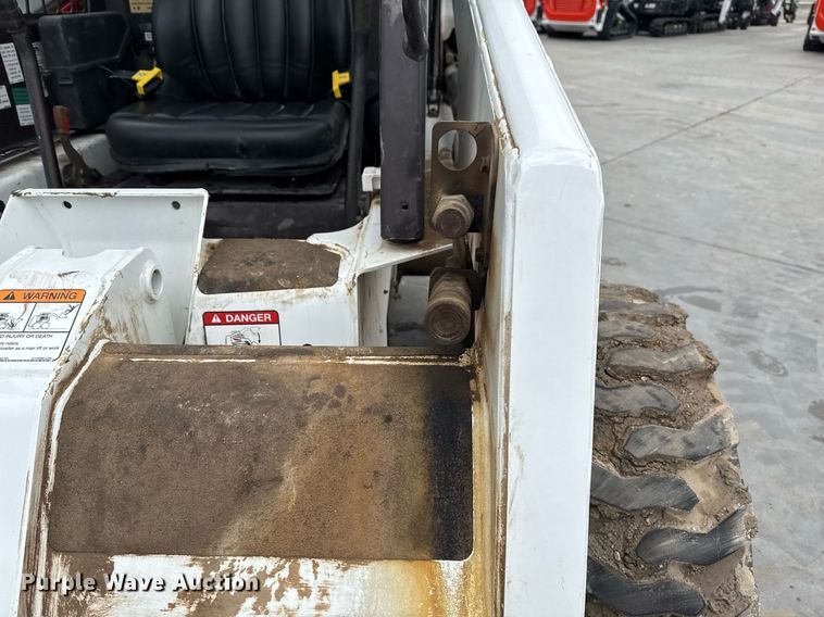 image for item DO7624 1998 Bobcat 763 skid steer loader