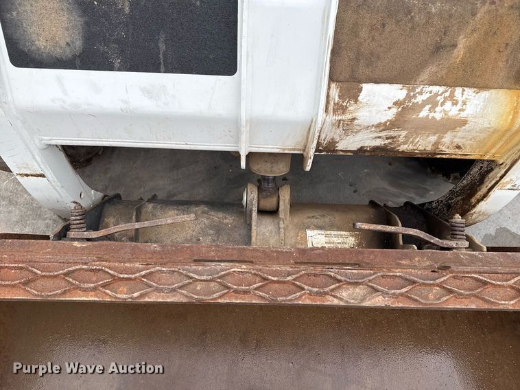 image for item DO7624 1998 Bobcat 763 skid steer loader