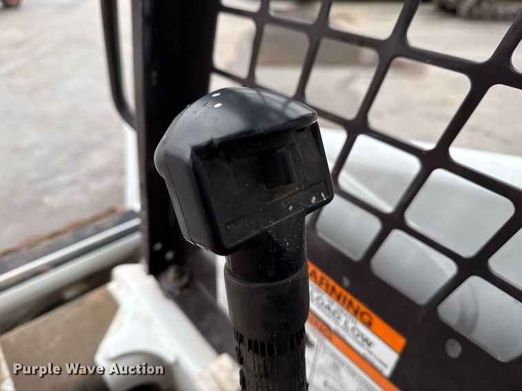 image for item DO7624 1998 Bobcat 763 skid steer loader