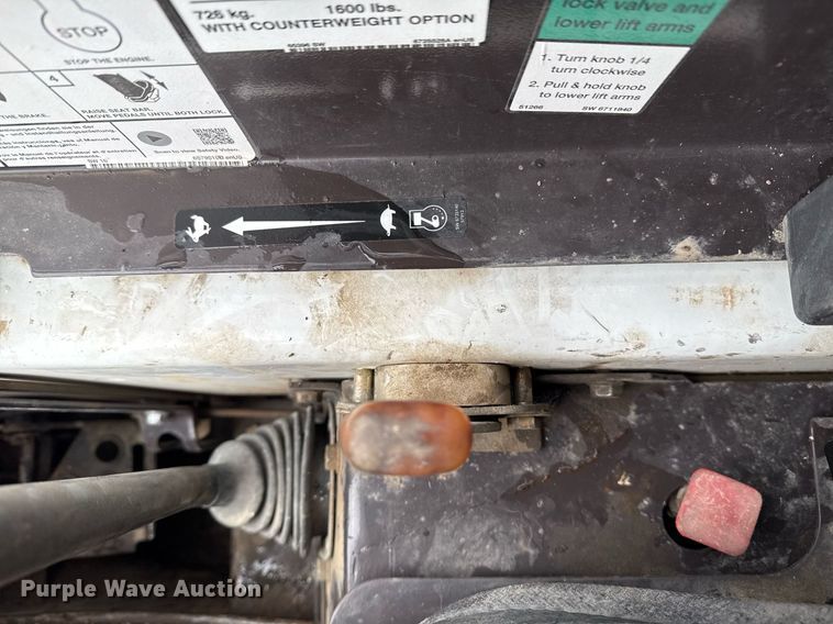 image for item DO7624 1998 Bobcat 763 skid steer loader