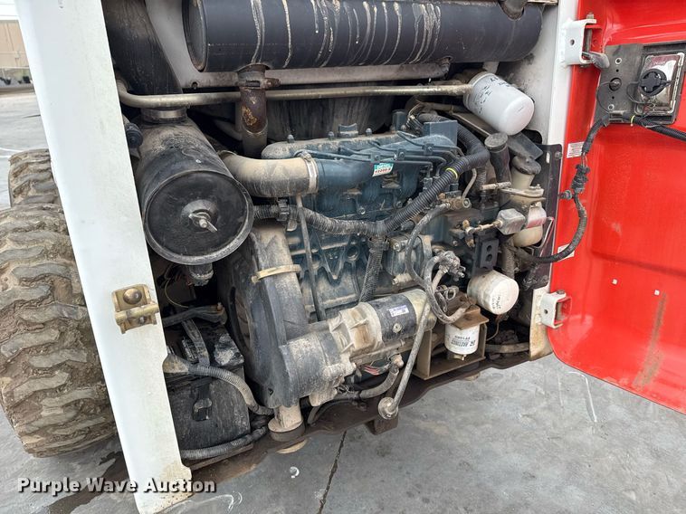 image for item DO7624 1998 Bobcat 763 skid steer loader