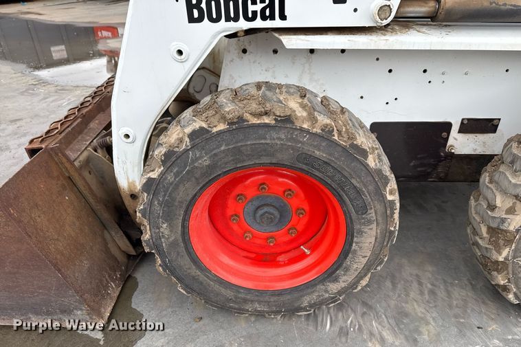 image for item DO7624 1998 Bobcat 763 skid steer loader