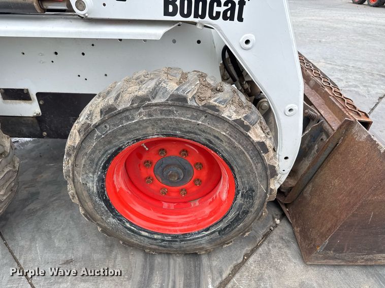 image for item DO7624 1998 Bobcat 763 skid steer loader