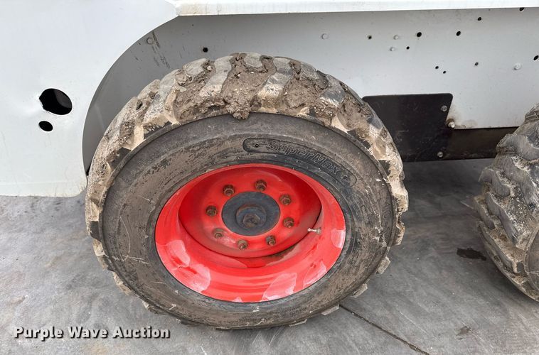 image for item DO7624 1998 Bobcat 763 skid steer loader