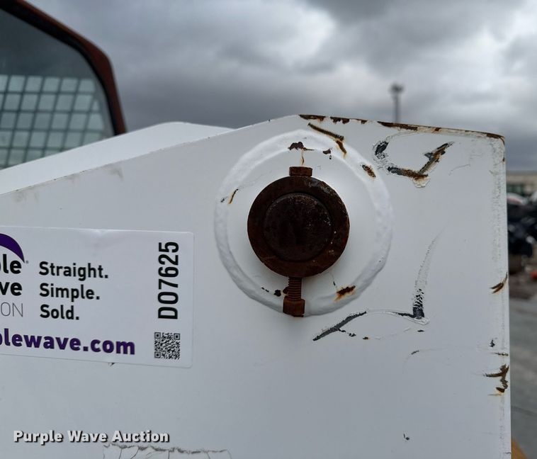 image for item DO7625 2001 Bobcat 863 skid steer loader