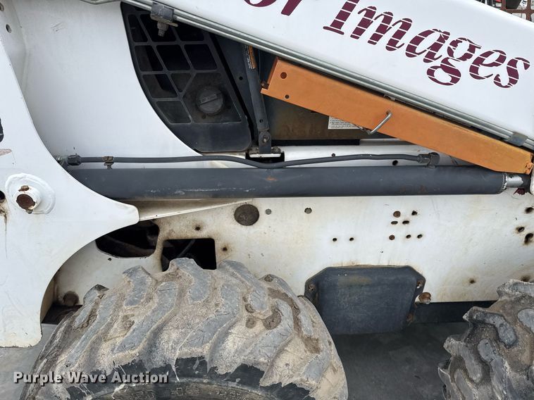 image for item DO7625 2001 Bobcat 863 skid steer loader