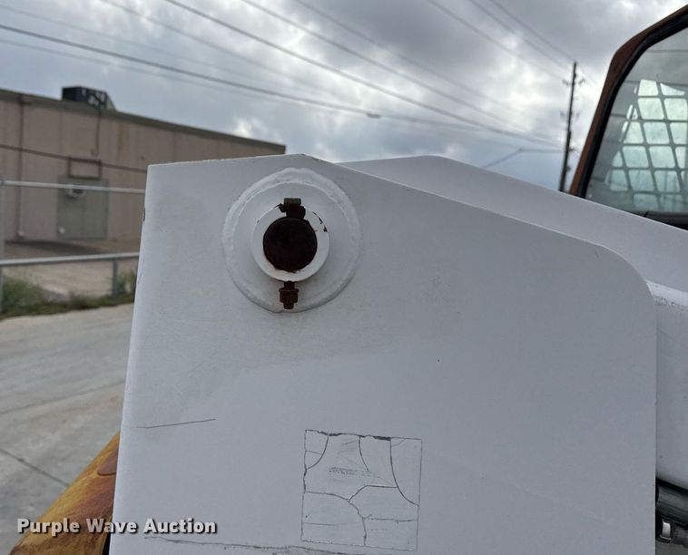 image for item DO7625 2001 Bobcat 863 skid steer loader