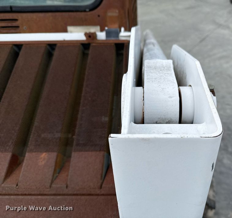 image for item DO7625 2001 Bobcat 863 skid steer loader