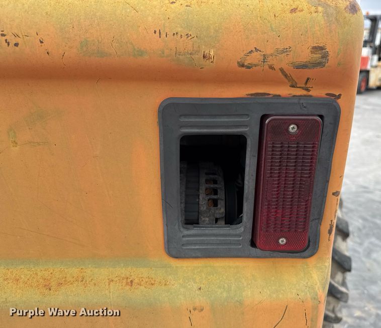 image for item DO7625 2001 Bobcat 863 skid steer loader