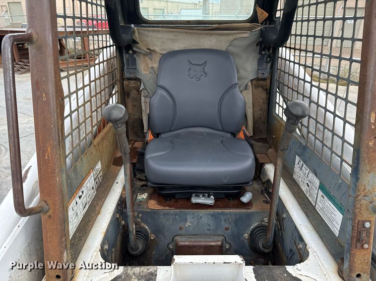 image for item DO7625 2001 Bobcat 863 skid steer loader