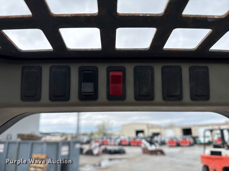 image for item DO7625 2001 Bobcat 863 skid steer loader