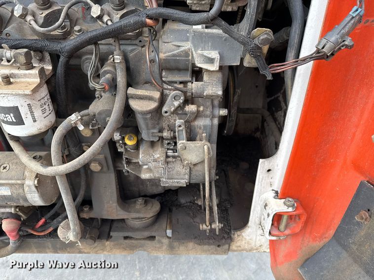 image for item DO7625 2001 Bobcat 863 skid steer loader