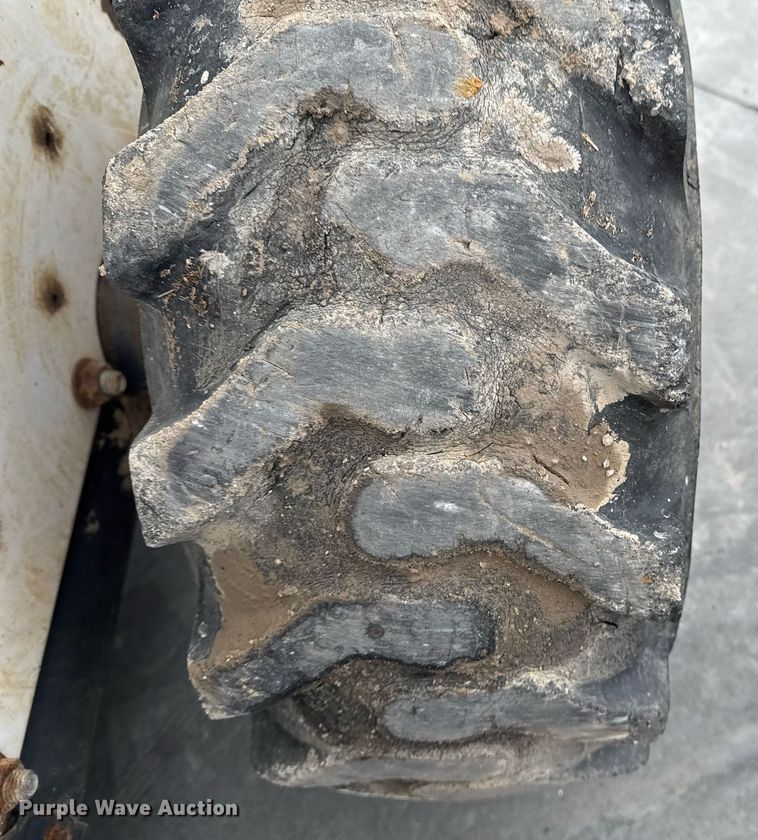 image for item DO7625 2001 Bobcat 863 skid steer loader