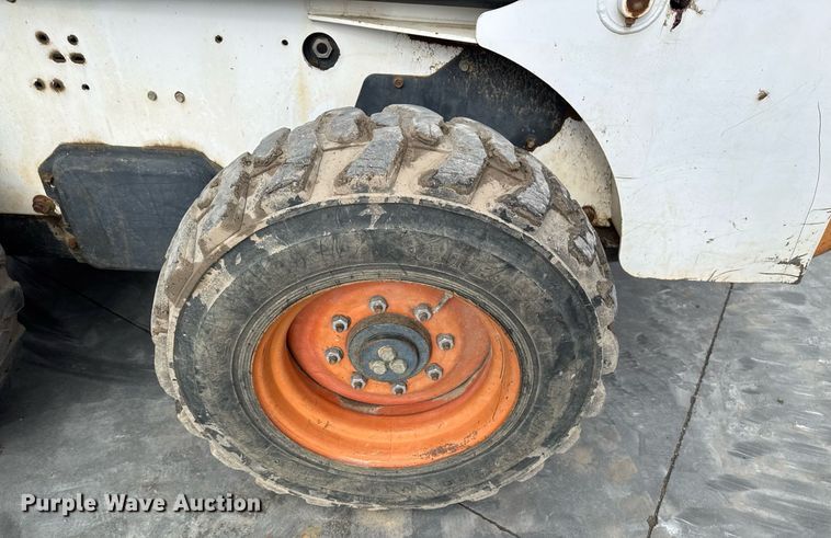 image for item DO7625 2001 Bobcat 863 skid steer loader