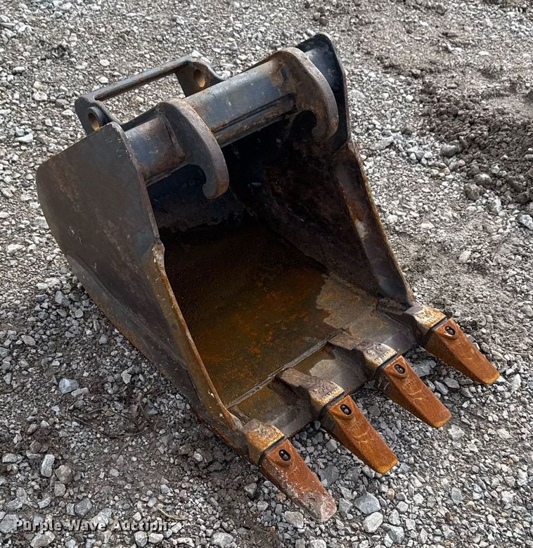 image for item DO7627 Bobcat MX3T bucket