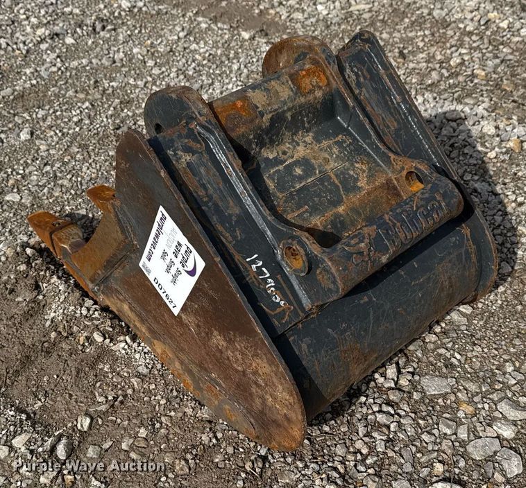 image for item DO7627 Bobcat MX3T bucket