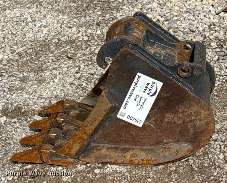 image for item DO7627 Bobcat MX3T bucket