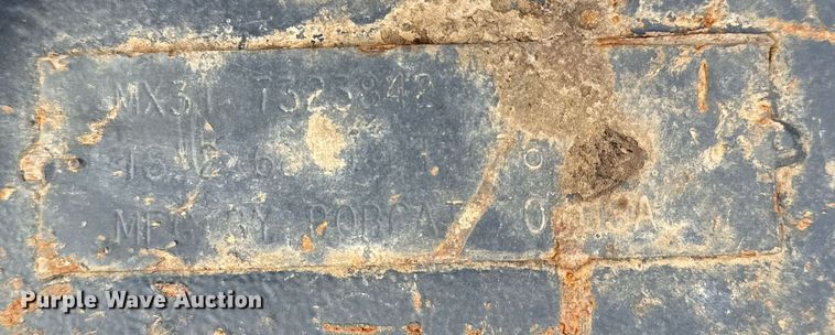 image for item DO7627 Bobcat MX3T bucket