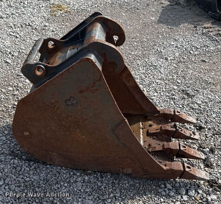 image for item DO7629 Bobcat MX4T bucket