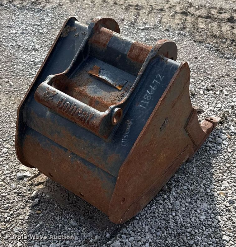image for item DO7629 Bobcat MX4T bucket