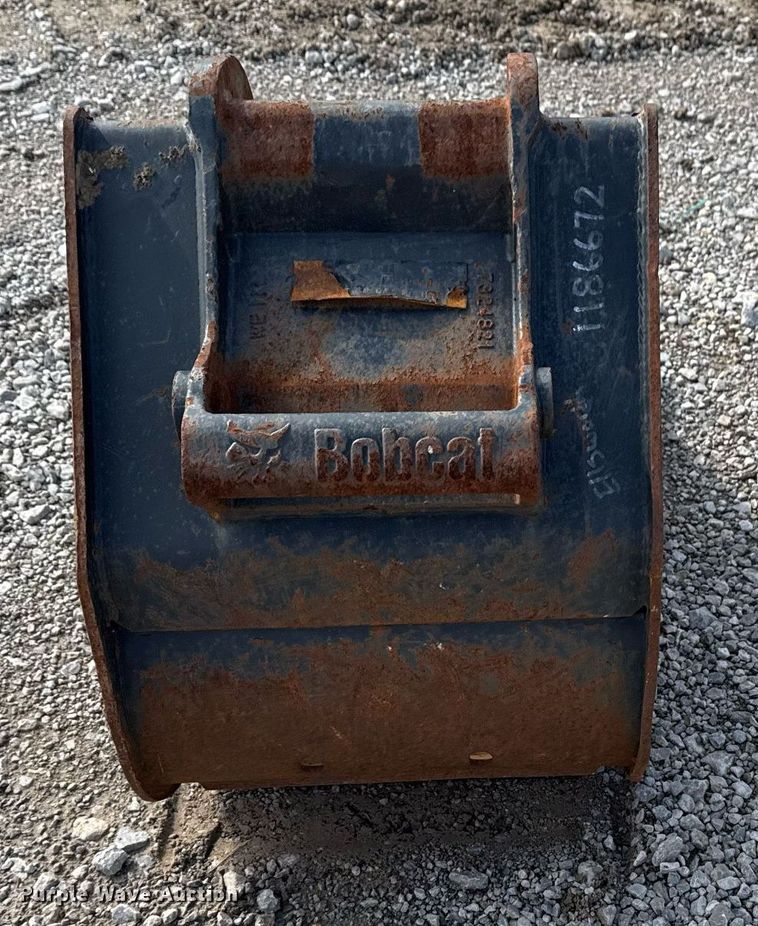image for item DO7629 Bobcat MX4T bucket