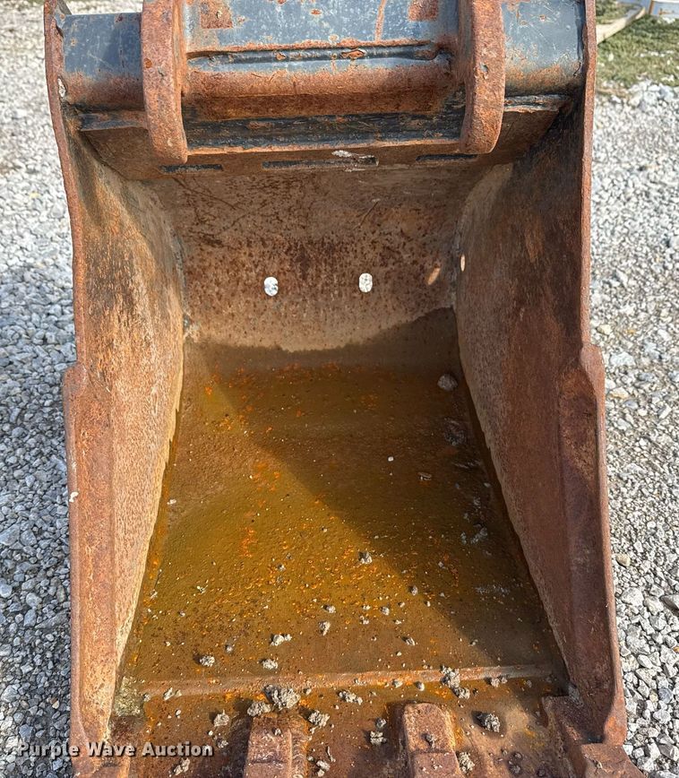 image for item DO7629 Bobcat MX4T bucket