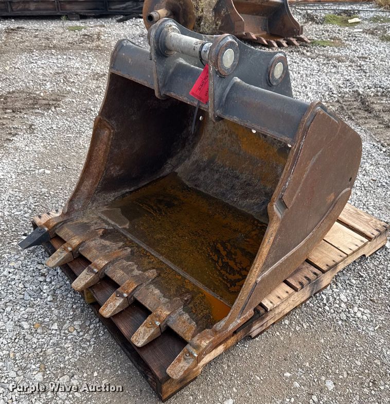 image for item DO7631 Bobcat MX6T bucket